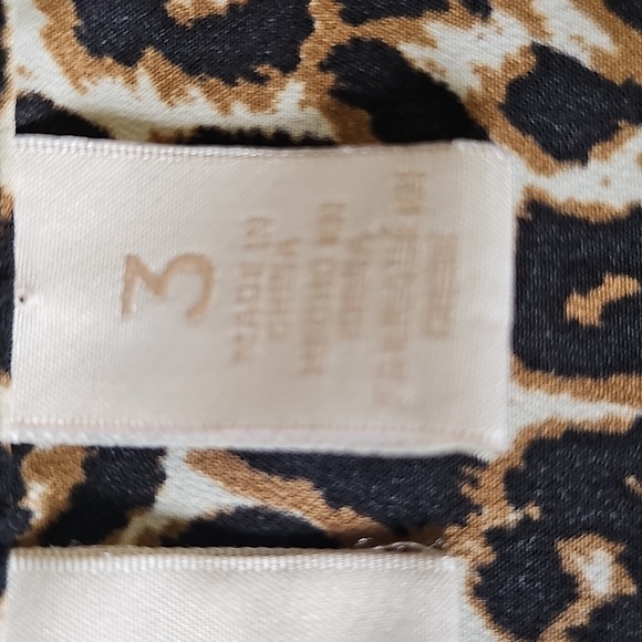 Chico's Leopard‎ Print Women's Top. Size XL CHICO'S 3.  tab Sleeves. Easy Care. - Picture 7 of 9